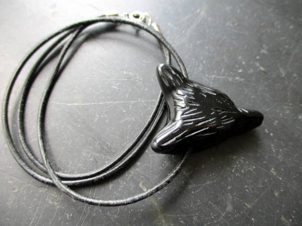 Anhänger, Kette, Lederband, Wolf, Obsidian, schwarz, Krafttier, Schmuck. Unisex