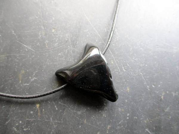 Anhänger, Kette, Lederband, Wolf, Obsidian, schwarz, Krafttier, Schmuck. Unisex