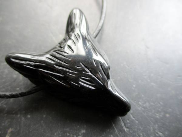 Anhänger, Kette, Lederband, Wolf, Obsidian, schwarz, Krafttier, Schmuck. Unisex