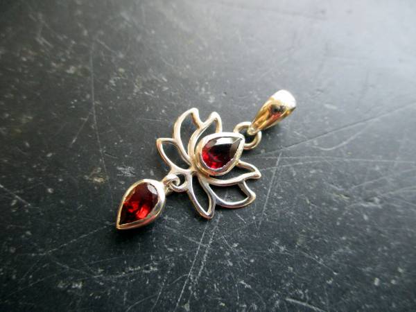 Anhänger, Sterlingsilber, Lotus, Granat, facettiert, Erkenntnis, Blume, Mädchen, Frauen