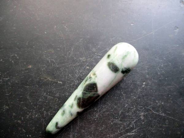Jade Stab, grün, Massagestab, Akupunktur, Deko, Hausaltar, Massage