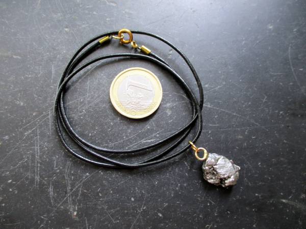 Anhänger, Meteorit, schwarz, Campo del Cielo, unbearbeitet, Unisex, Lederband