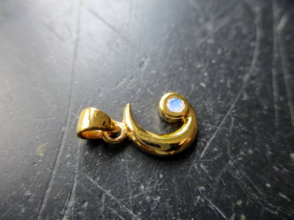 Anhänger, Sterlingsilber, vergoldet, Mond, Mondstein, klein, Amulett, Intuition, Magie