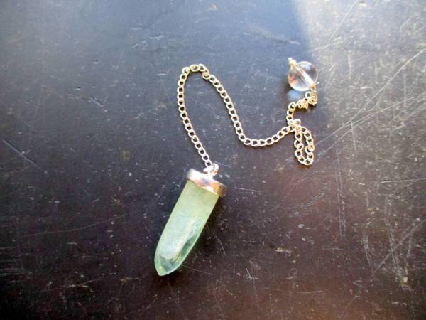 Pendel, Metall, versilbert, Fluorit, grün, Spitzpendel, Wicca, Schamane