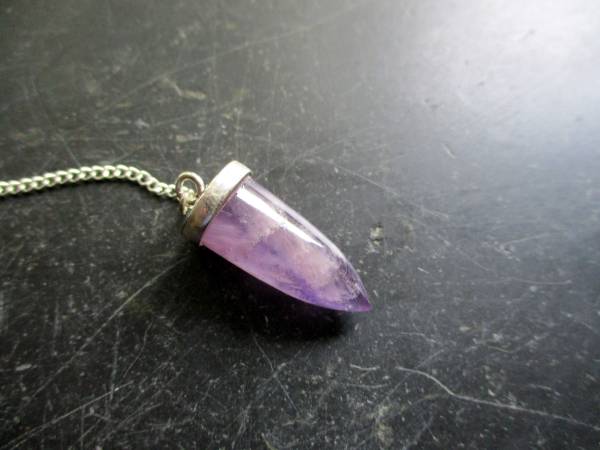 Pendel, Metall, versilbert, Fluorit, lila, Spitzpendel, Wicca, Schamane