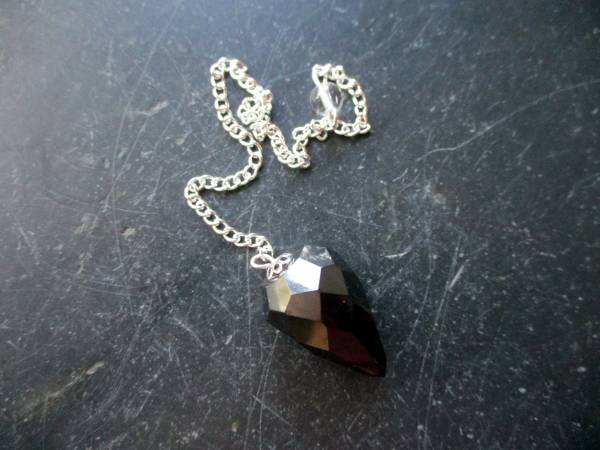 Pendel, Schungit, schwarz, facettiert, Metall, Spitzpendel, Magie, Wicca, Schamane