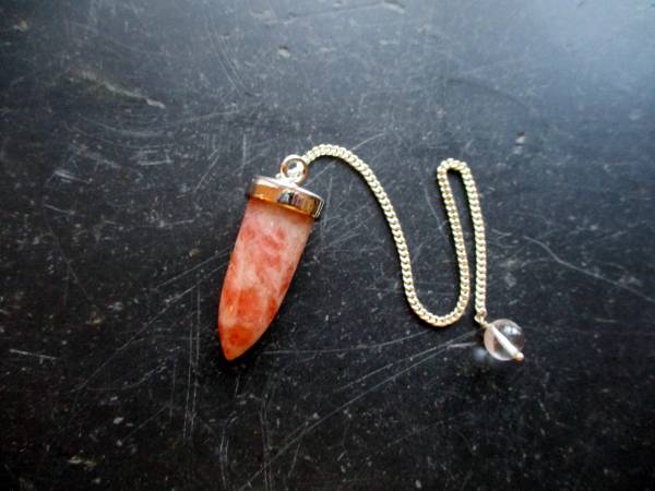 Pendel, Spitzpendel, Sonnenstein, orange, Metall, silberfarben, Esoterik, Wicca