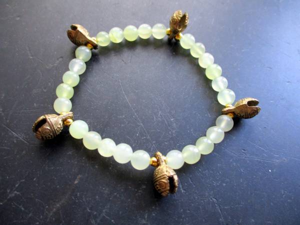 Armband, Prehnit, hellgrün, Glöckchen, Metall, Schmuck, Frauen