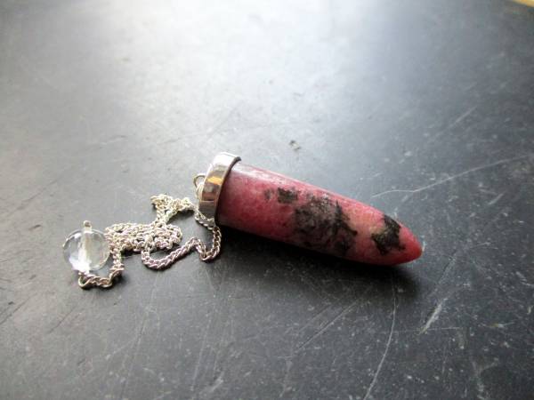 Pendel, Spitzpendel, Edelsteinpendel, Rhodonit, rot, Sterlingsilber, Wicca, Schamane, Magie