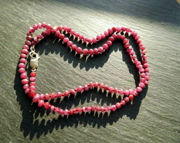 Rubinkette, Kette, Rubin, Perlenkette, rot, Silber, geknotet