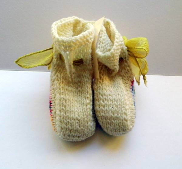 Baby Schuhe, Schühchen, Booties, weiss,bunt, Schleife, Seide, Wolle, Puppen