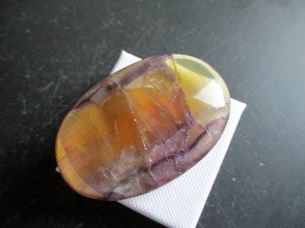 Handschmeichler, Seifenstein, Regenbogenfluorit, Fluorit, schillernd, bunt, Deko