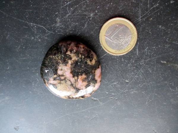 Seifenstein, Handschmeichler, Deko, Geschenk, Rhodonit, rosa, schwarz