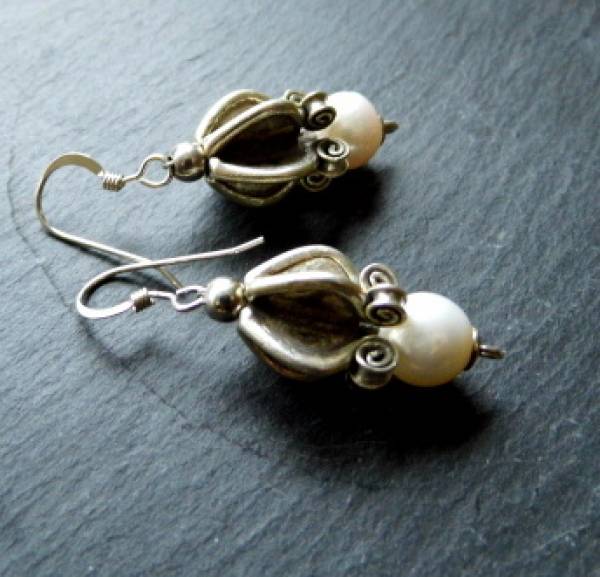 Ohrring, Ohrgehänge. Perlen, Silber, Süsswasserperle, Ohrhänger