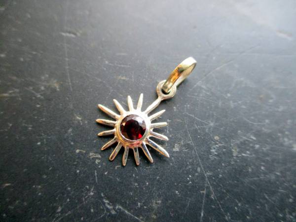 Anhänger, Sonne, Sterlingsilber, Granat. rot, facettiert , Schmuck, Frauen, Mädchen