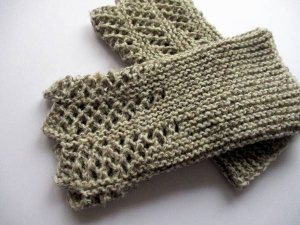 Stulpen, Pulswärmer, Armstulpen, hellgrau, Wolle, gestrickt, Spitze