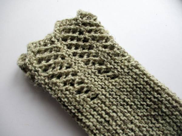 Stulpen, Pulswärmer, Armstulpen, hellgrau, Wolle, gestrickt, Spitze