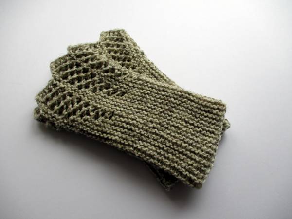 Stulpen, Pulswärmer, Armstulpen, hellgrau, Wolle, gestrickt, Spitze