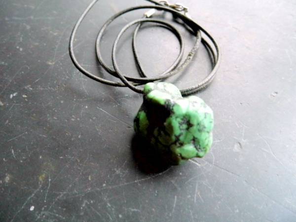 Kette, Anhänger, Türkis, Nugget, grün, Lederband, Unisex